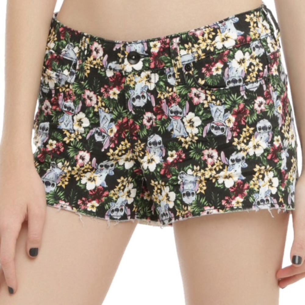 Juniors size 9 disney stich shorts